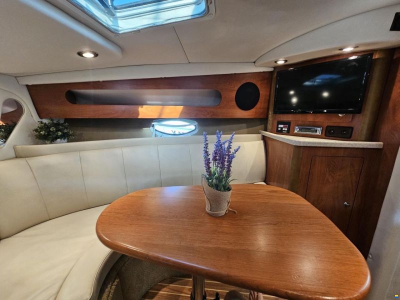 Rinker 280 Express Cruiser