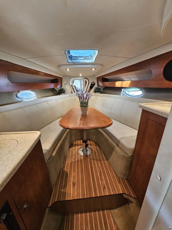 Rinker 280 Express Cruiser
