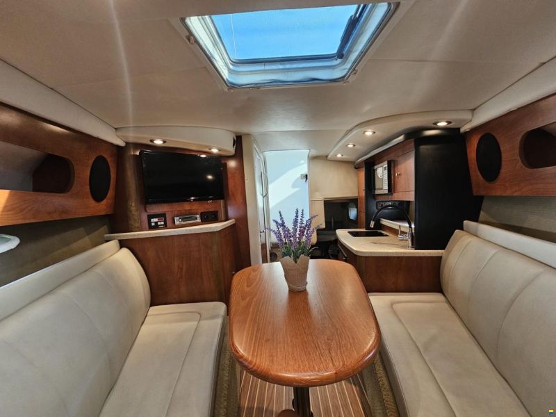 Rinker 280 Express Cruiser