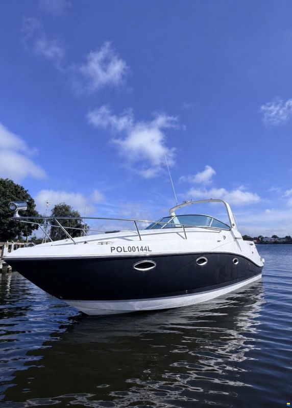 Rinker 280 Express Cruiser