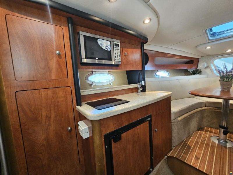 Rinker 280 Express Cruiser