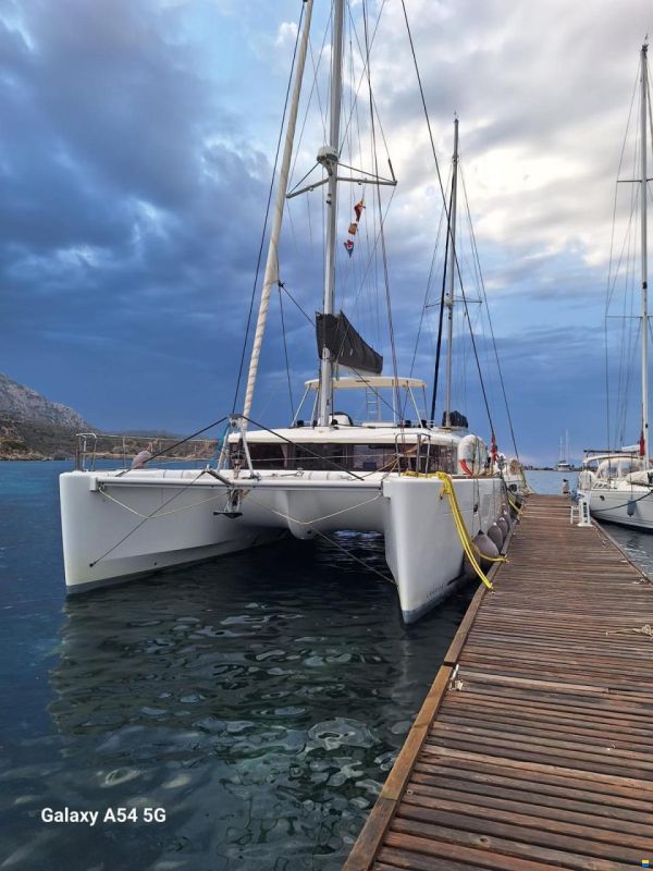 Lagoon 450 F