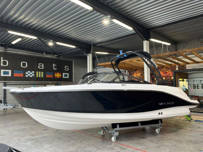 Bayliner V20i - Waketower - 250hp