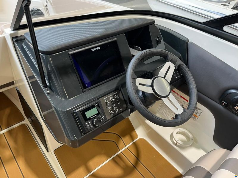 Bayliner V20i - Waketower - 250hp