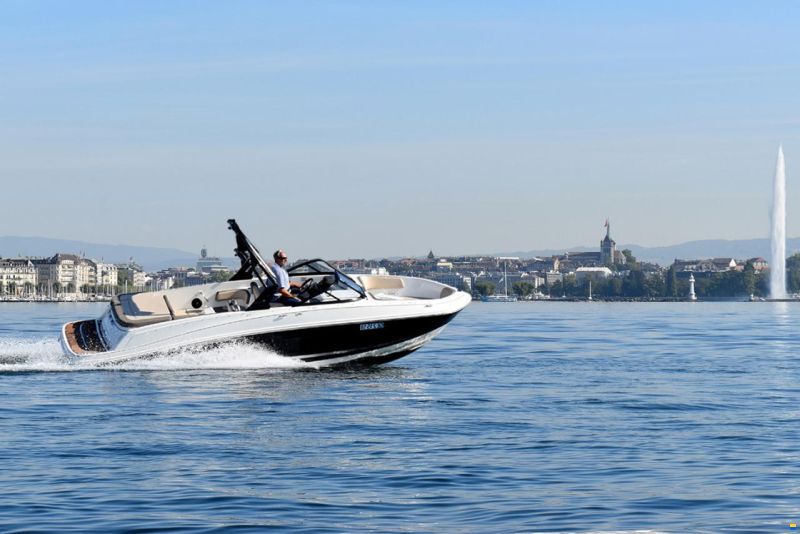 Bayliner Vr6E