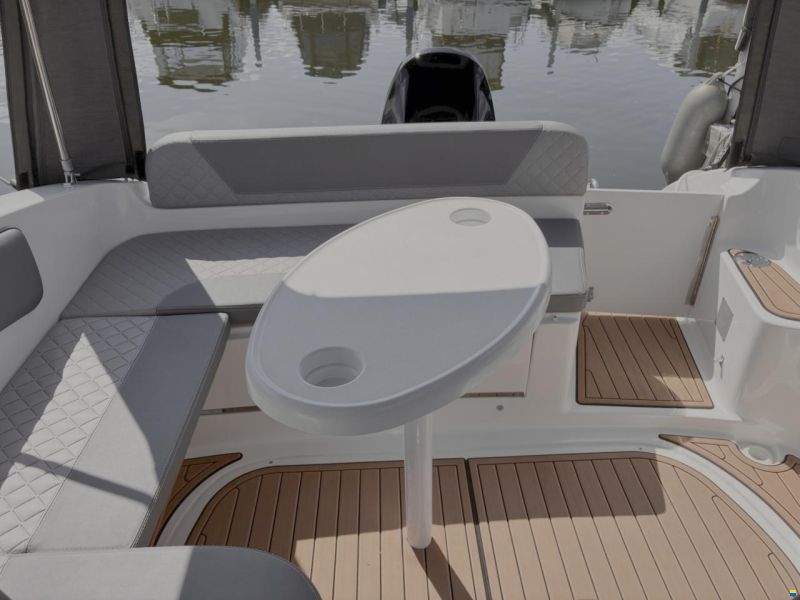 Saver 690 Cabin