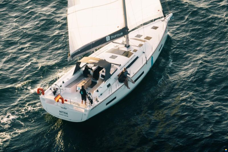 Dufour 530