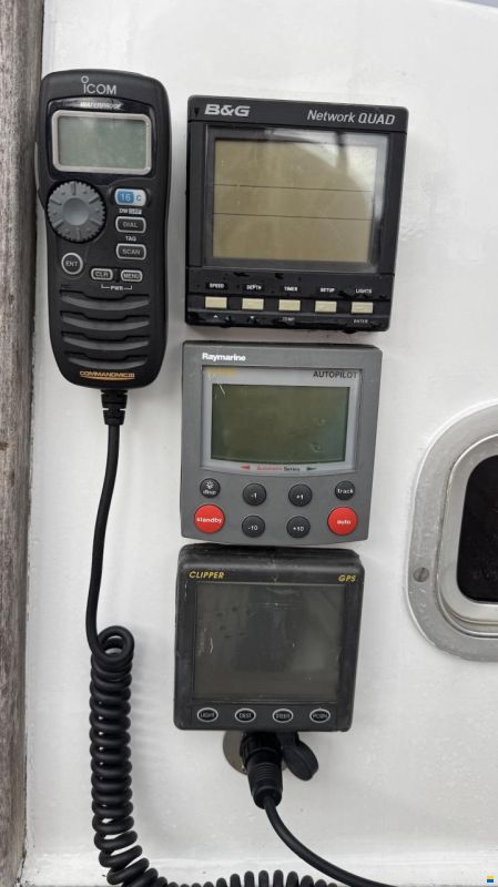 Alubat Ovni 35