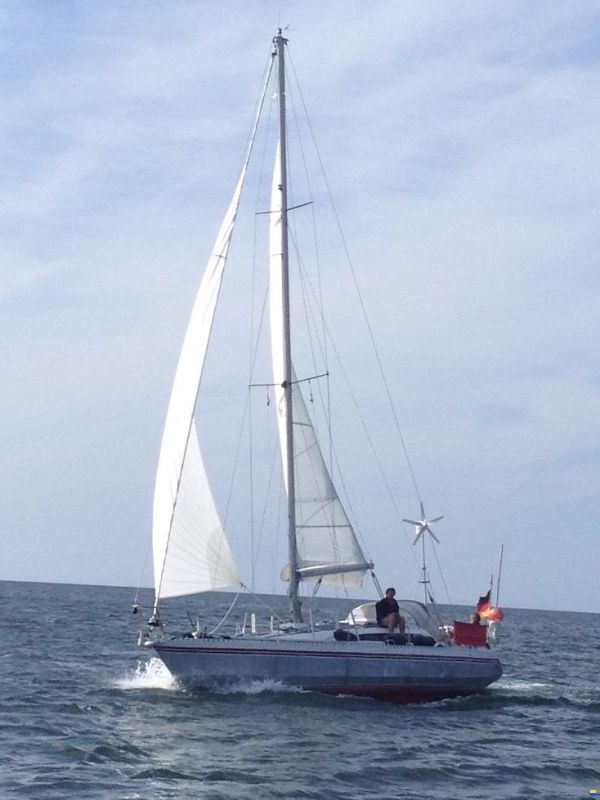 Alubat Ovni 35