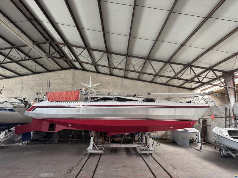 Alubat Ovni 35
