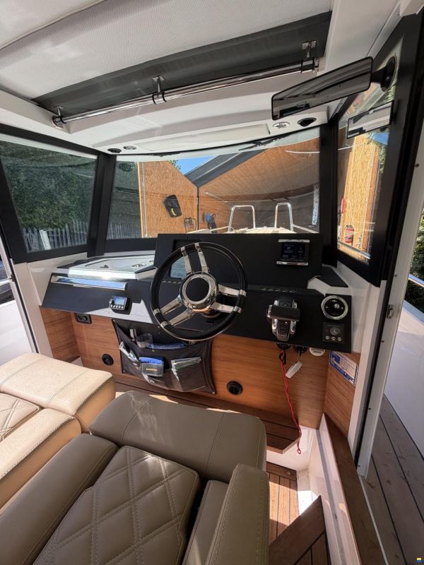 Axopar 28 Cabin / AC