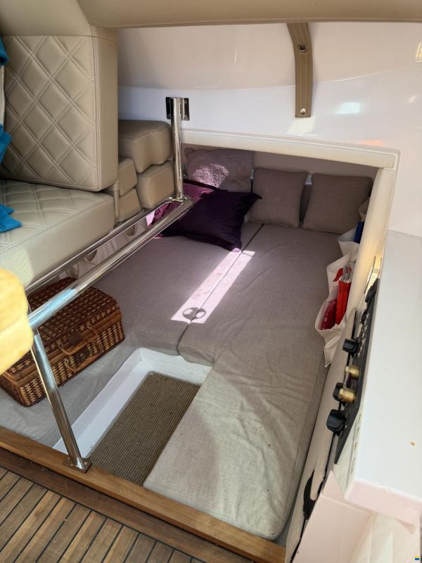 Axopar 28 Cabin / AC