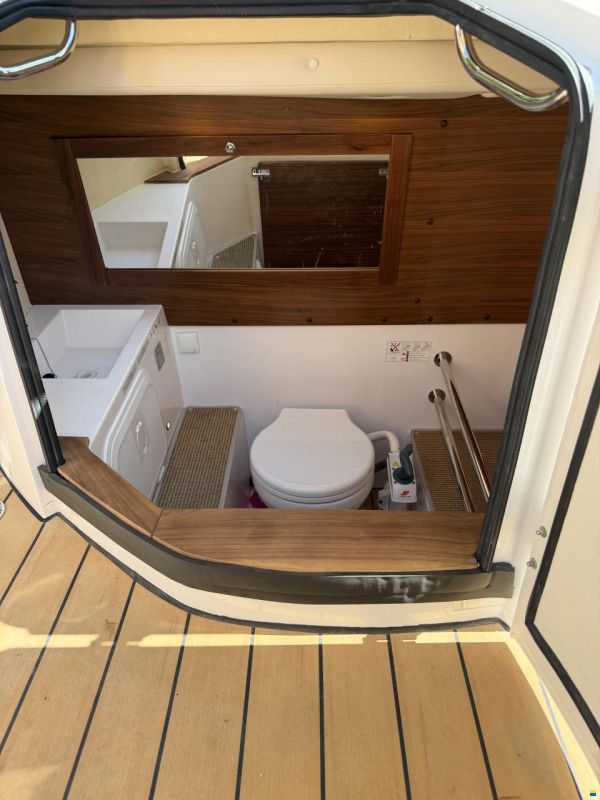 Axopar 28 Cabin / AC