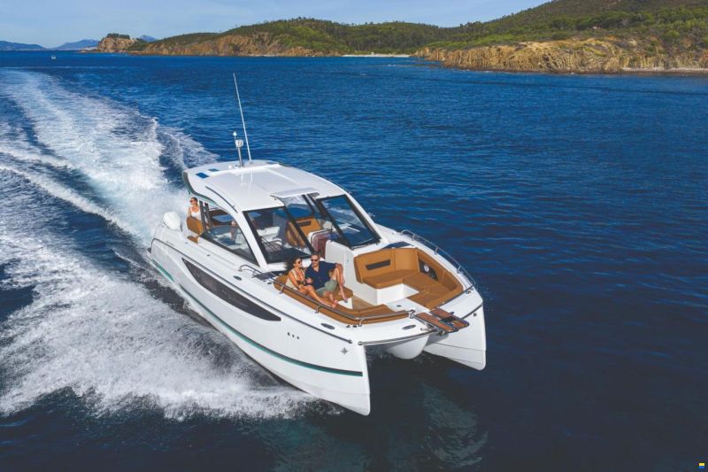 Jeanneau TH38