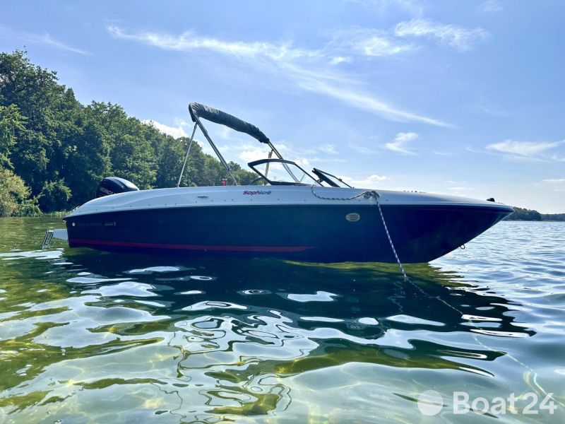 Bayliner Element E6 mit Scheibe
