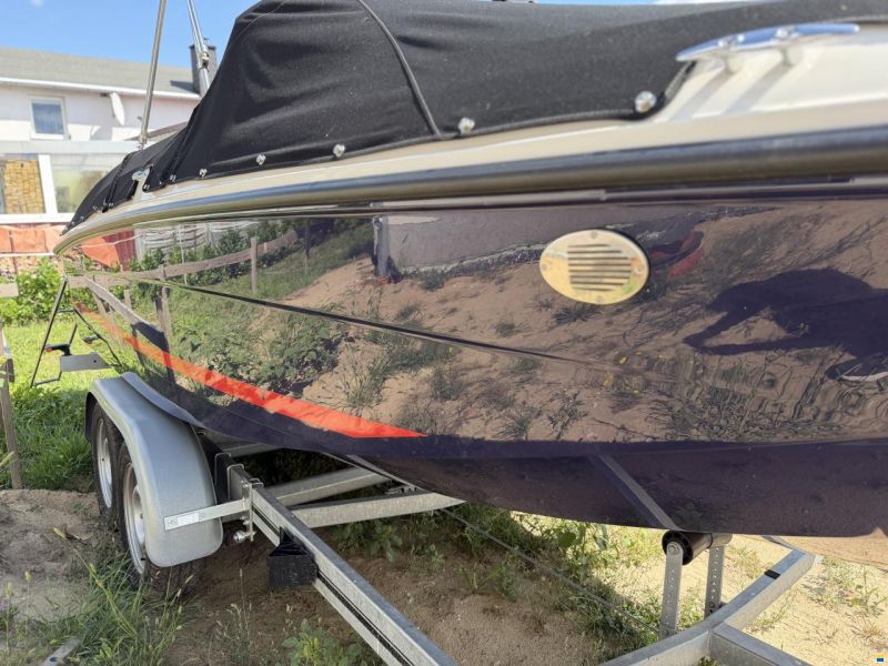Bayliner Element E6 mit Scheibe