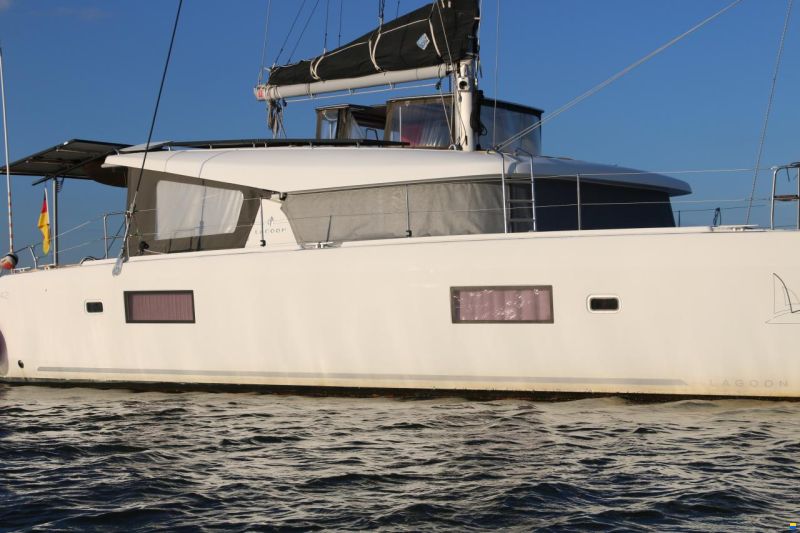 Lagoon 42