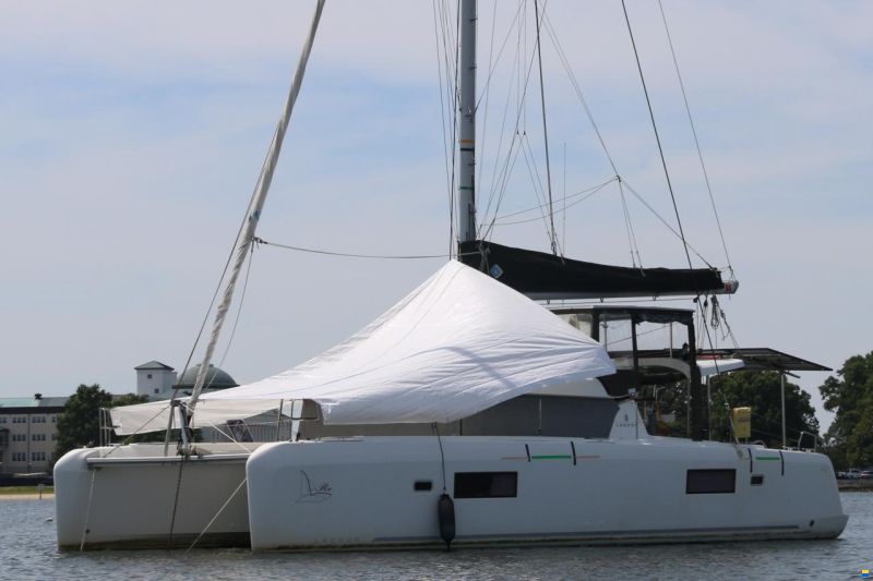 Lagoon 42