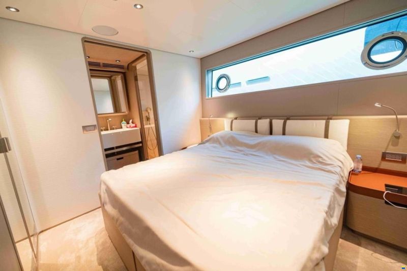 Custom Line Navetta 30