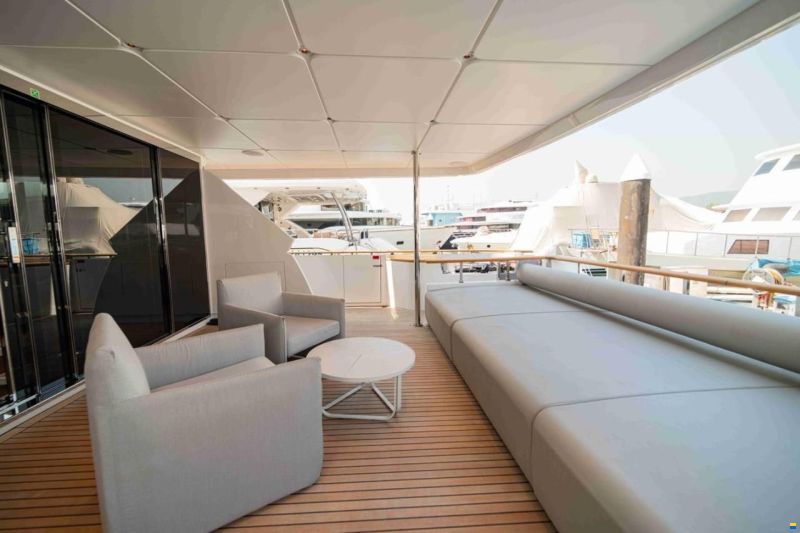 Custom Line Navetta 30