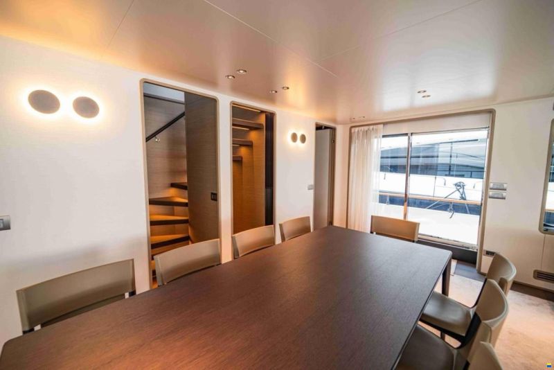 Custom Line Navetta 30