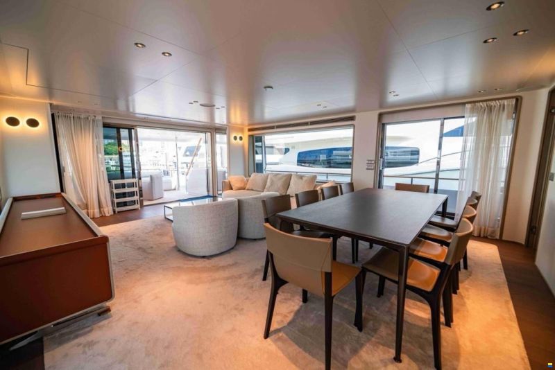 Custom Line Navetta 30