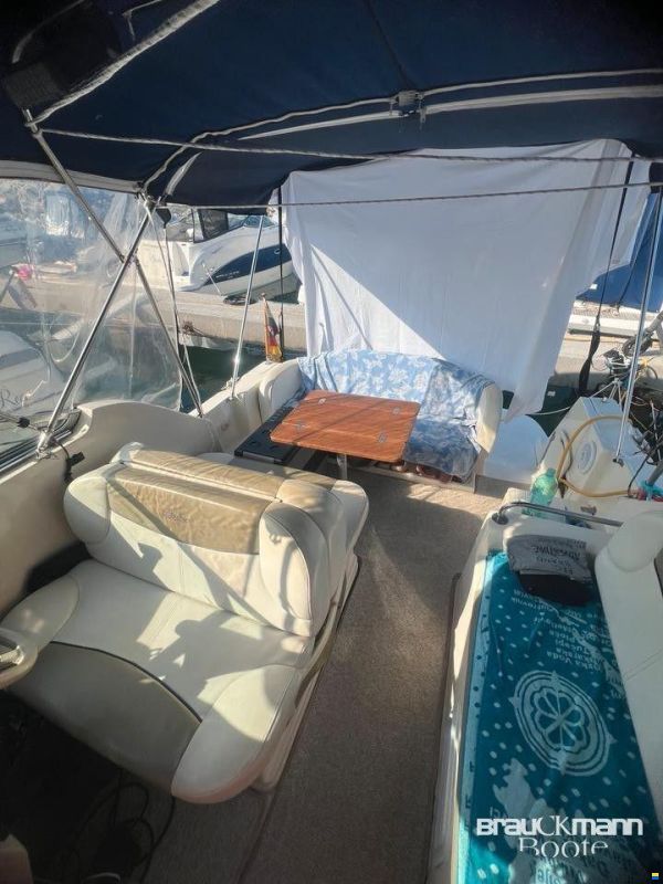 Rinker Fiesta Vee 242