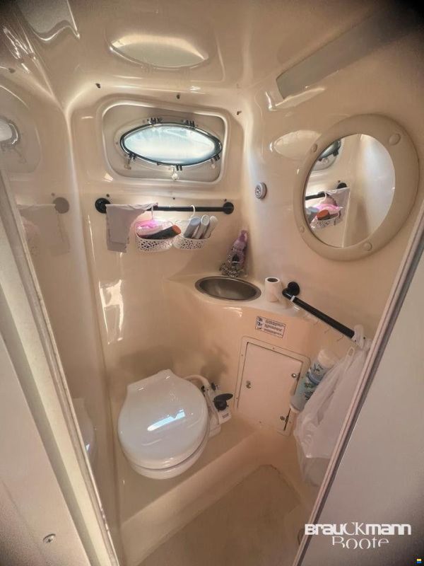 Rinker Fiesta Vee 242