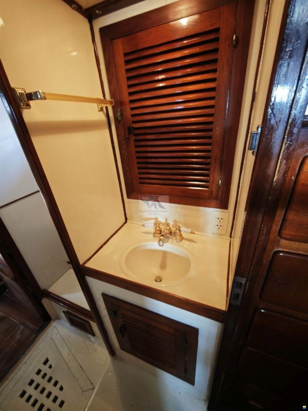 Bluewater Yachts Vagabond 42