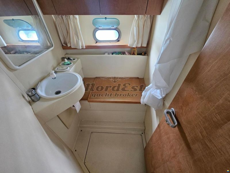 Ferretti 39
