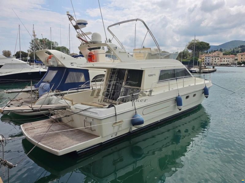 Ferretti 39