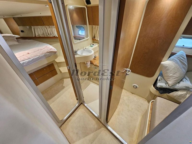 Ferretti 39