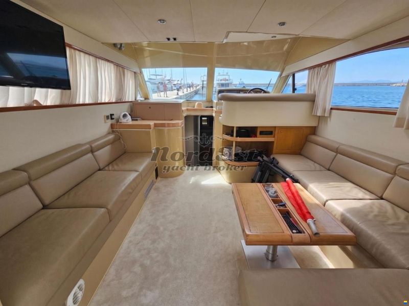 Ferretti 39