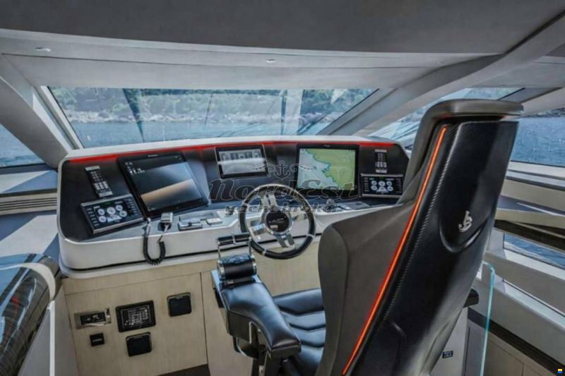 Azimut Grande 30 (3 cabins)
