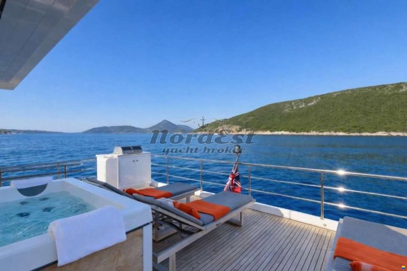 Azimut Grande 30 (3 cabins)