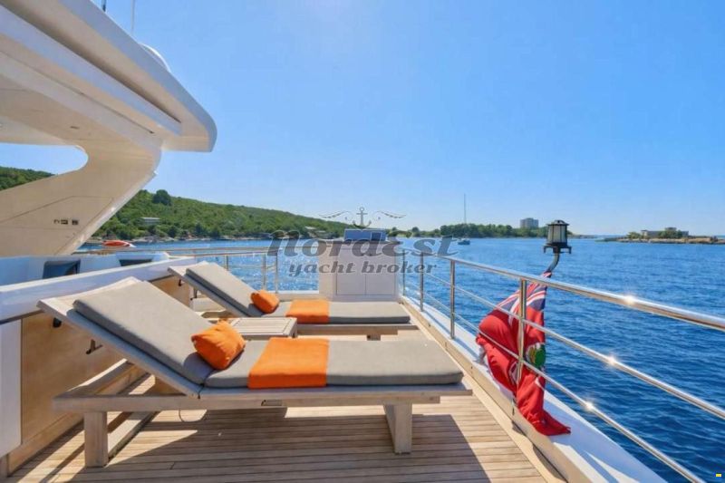Azimut Grande 30 (3 cabins)