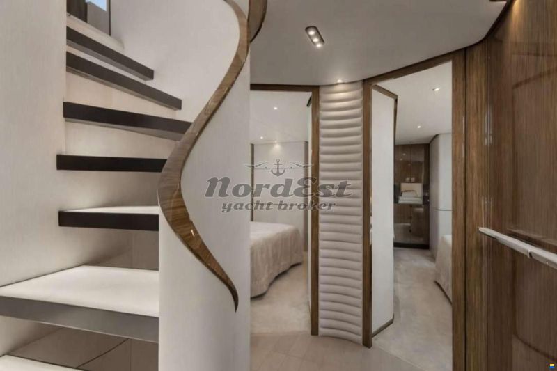Azimut Grande 30 (3 cabins)