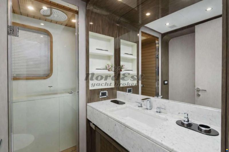 Azimut Grande 30 (3 cabins)