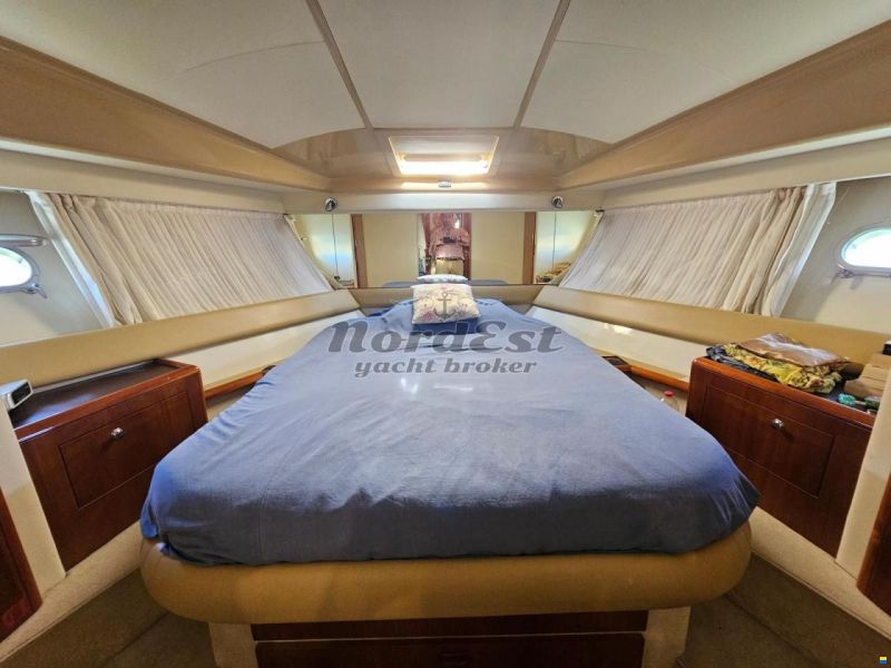 Ferretti 430