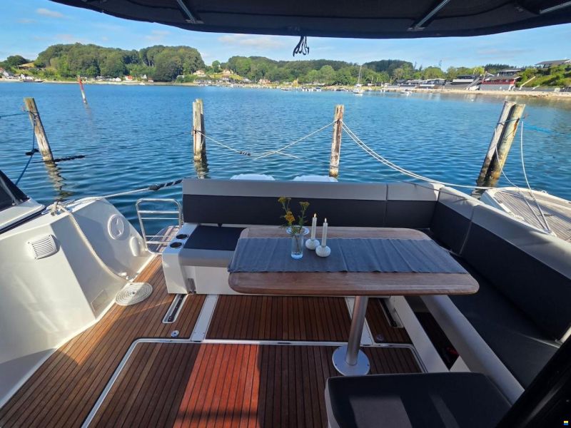 Jeanneau Merry Fisher 1095 Cruiser