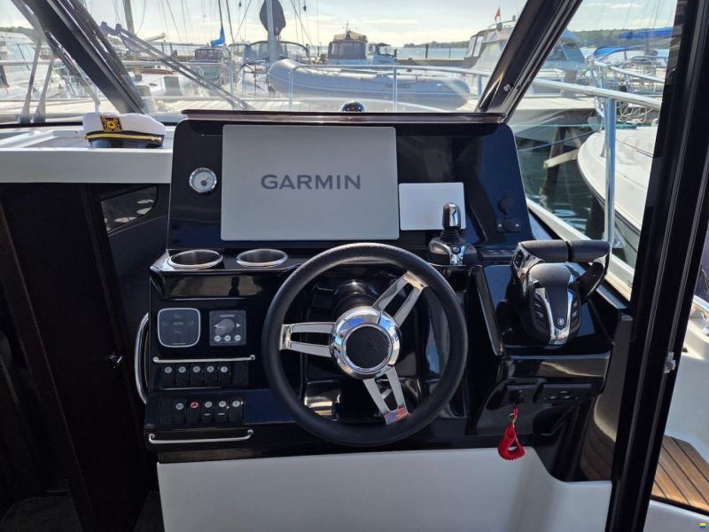 Jeanneau Merry Fisher 1095 Cruiser