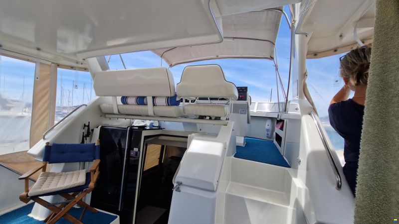 Carver 33 Aft Cabin