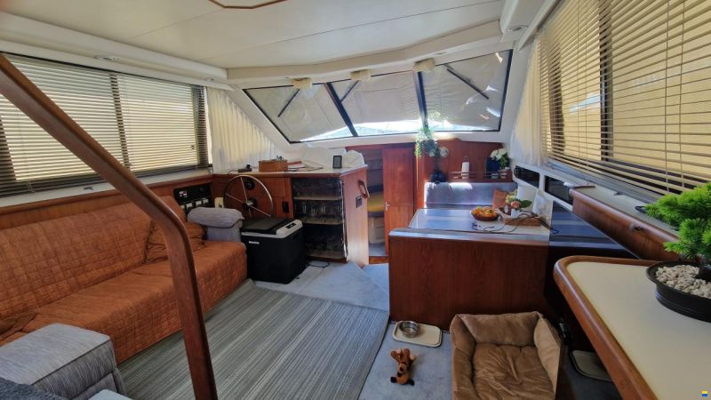 Carver 33 Aft Cabin