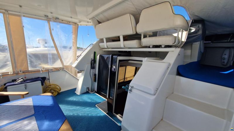 Carver 33 Aft Cabin