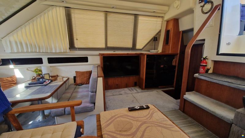 Carver 33 Aft Cabin