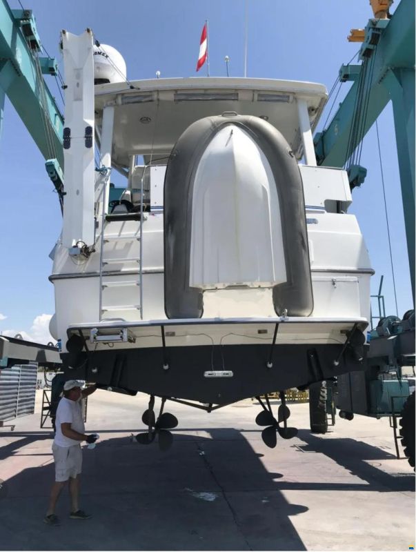 Carver 33 Aft Cabin