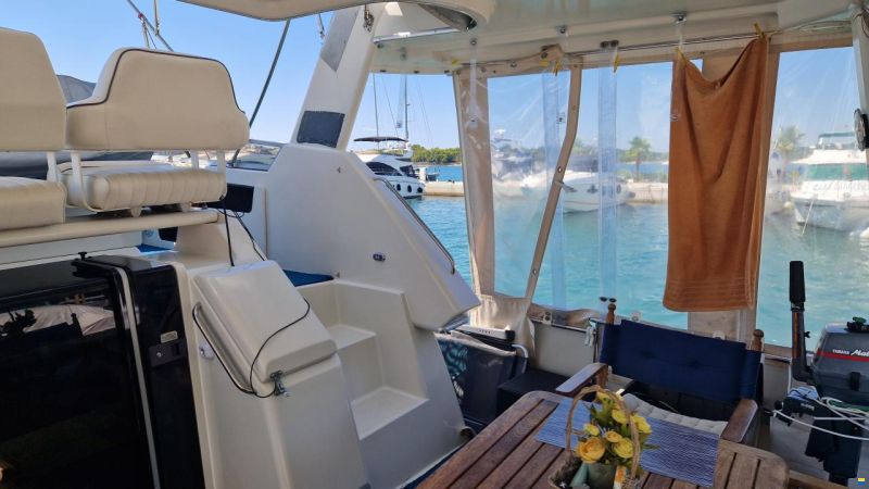 Carver 33 Aft Cabin