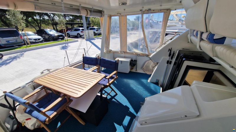 Carver 33 Aft Cabin