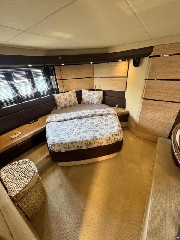 Azimut 53