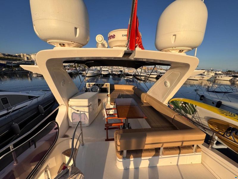 Azimut 53